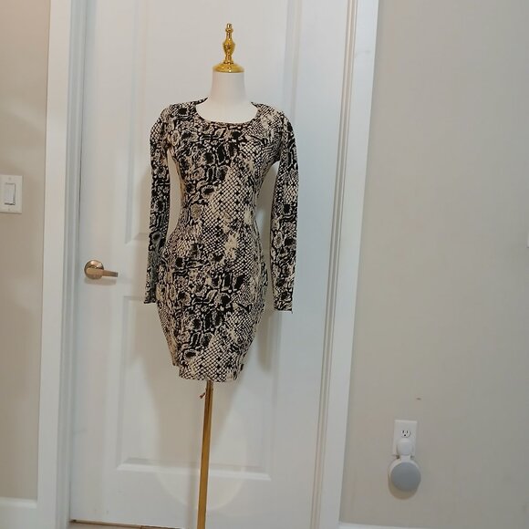 Akira Chicago Red Label Bodycon Dress Women’s Size M Snake Print Long Sleeve - Picture 1 of 4